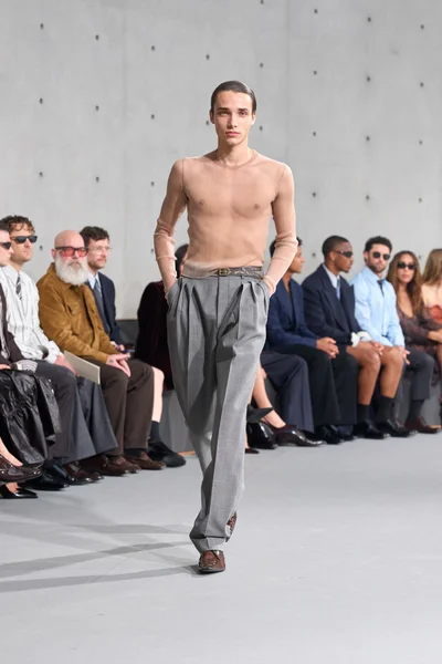 Look 5